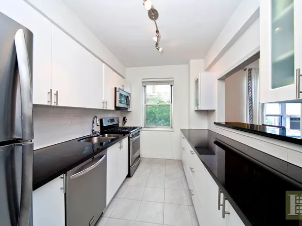 550 Grand Street image 1 of 7