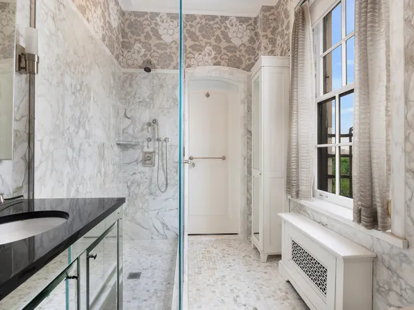 2 East 70th Street image 10 of 15