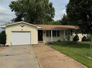 655 S Pam Ave, Saint Charles, MO 63301