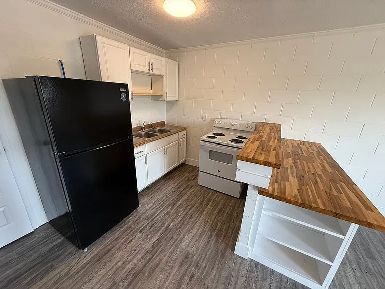 626 Power St — Photo 15