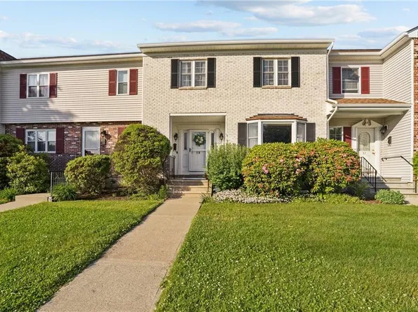 2970 Mendon Rd APT 58, Cumberland, RI 02864