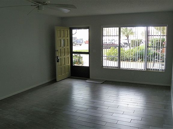 5th image of 2427 Finlandia Ln APT 11