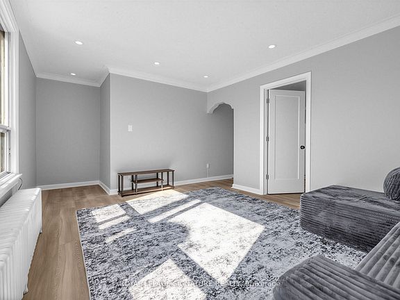 5th image of 2260 Eglinton Ave W