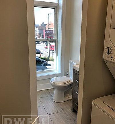 4th image of 2362 N Clybourn Ave