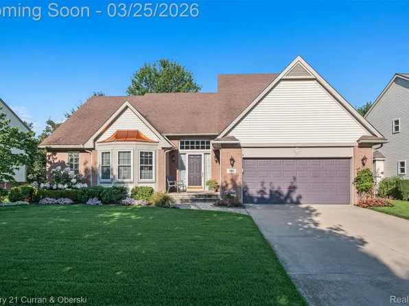 781 Pheasant Run West Dr, Wixom, MI 48393