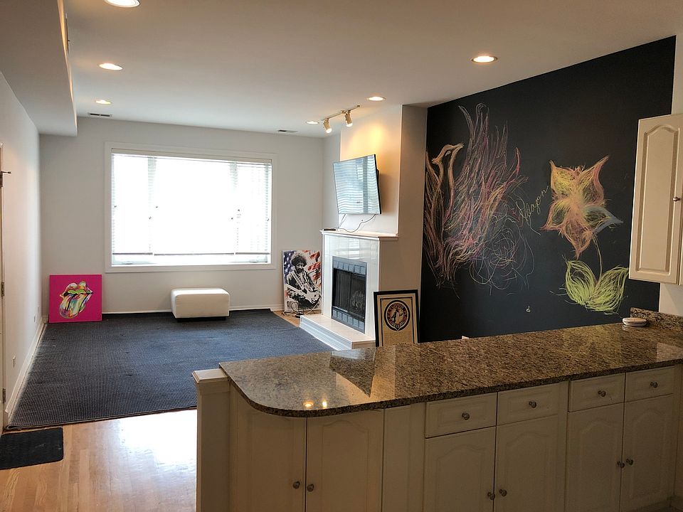 1st image of 323 W Schiller St #2E