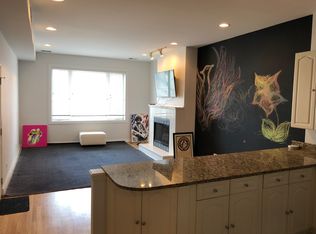 323 W Schiller St #2E, Chicago, IL 60610