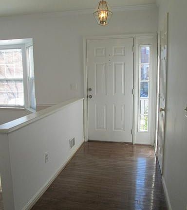 4th image of 43112 Candlewick Sq