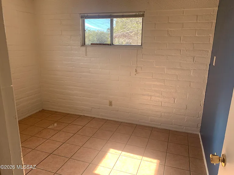 3241 E Monte Vista Dr — Photo 15