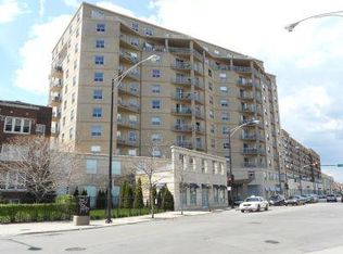 4350 N Broadway St #P-32, Chicago, IL 60613