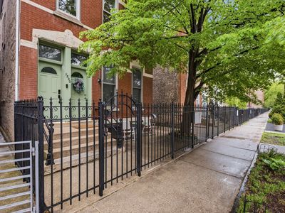 1820 W Superior St APT 2R, Chicago, IL, 60622