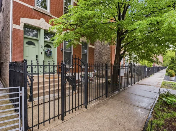 1820 W Superior St APT 2R, Chicago, IL 60622