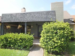 112 Hackberry Ln APT 4, Del Rio, TX 78840