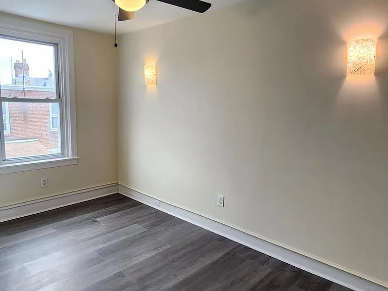 211 Wright Ave — Photo 16