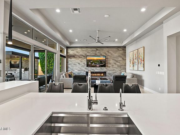 3rd image of 9255 W LOS GATOS Drive