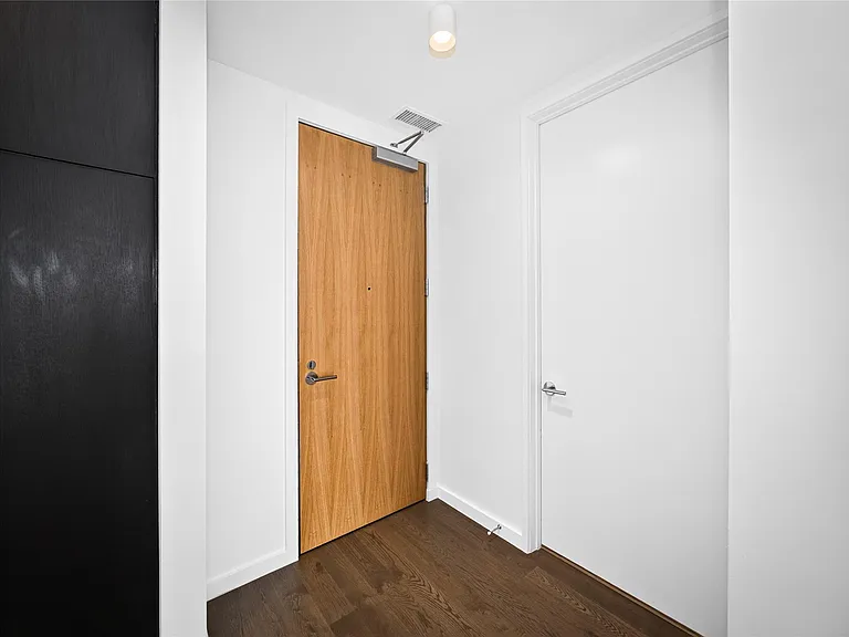 313 W 17th St #1803 — Photo 5