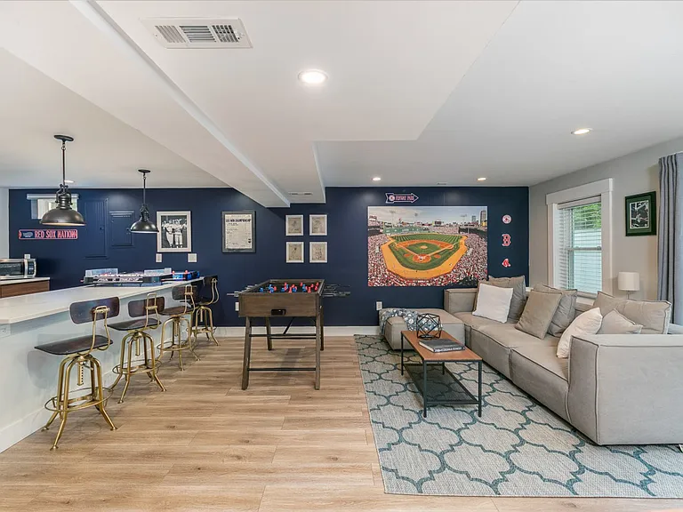 Building's Lounge
