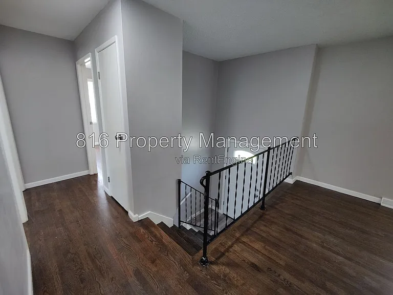 7941 NE San Rafael Dr — Photo 10