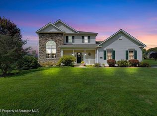 817 Saddle Loop Rd, Clarks Summit, PA 18411
