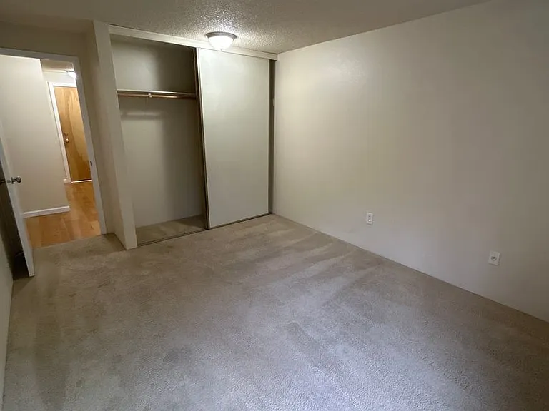 Cresswell Apartments — Photo 28