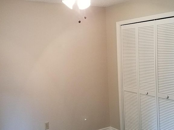 5th image of 2740 Beaver Dr