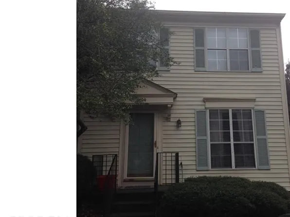 1809 Queen Anne Ct, Sandy Springs, GA 30350