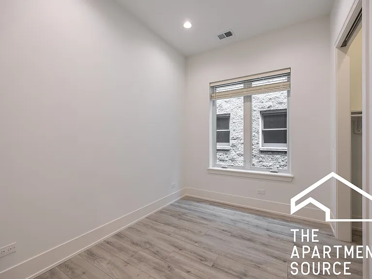 1814 W Thomas St #2R — Photo 11