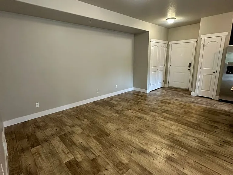 Creekside Oaks Apartments — Photo 32