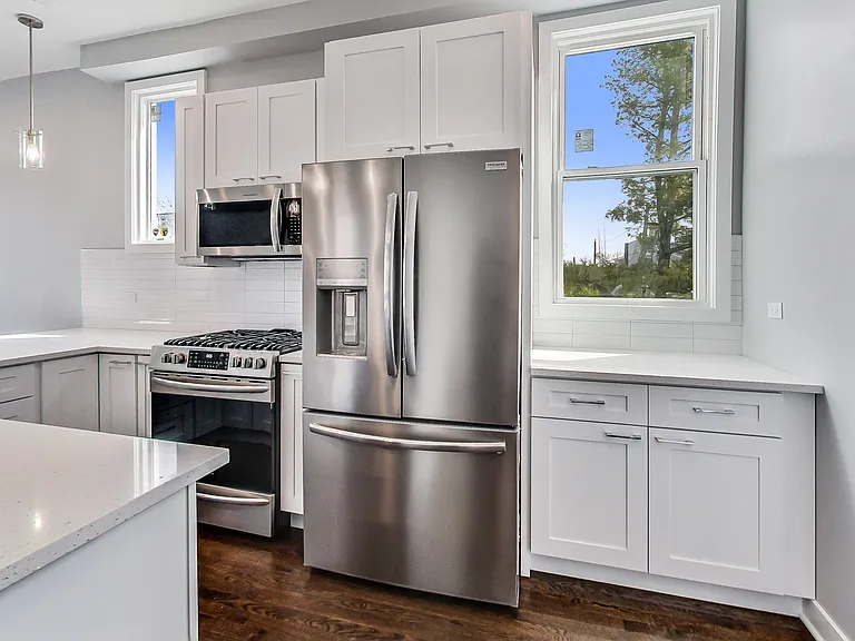 1519 W Henderson St #CH2 — Photo 3