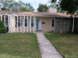 206 New Rd #6, Kendall Park, NJ 08824