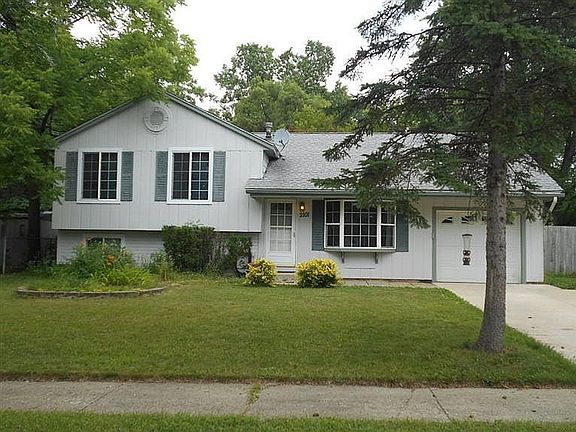3rd image of 2101 Stratton Ct