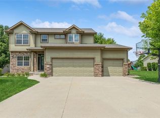 15203 Ridgemont Dr, Urbandale, IA 50323