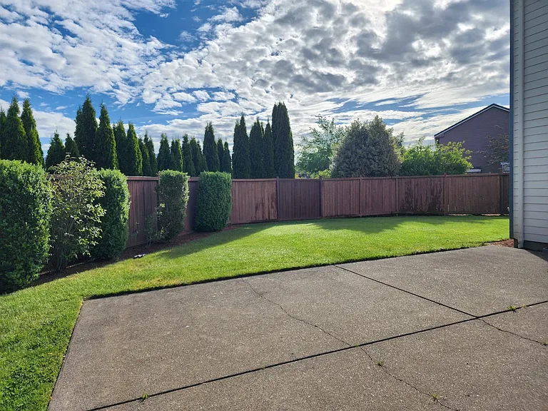 1592 Kingston Way — Photo 36