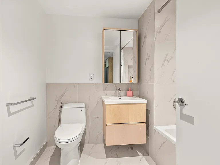 567 Ocean Ave #B501 — Photo 8