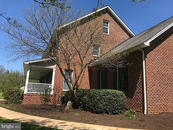 3rd image of 140 Stonymeade Dr