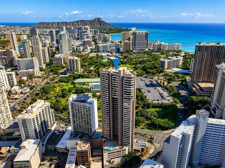 1910 Ala Moana Blvd #13A — Photo 34