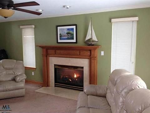 4th image of 27999 Worthington St