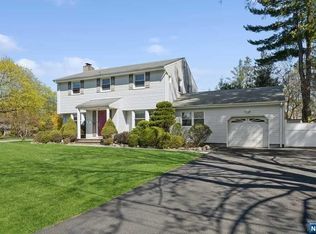 93 Blauvelt Dr, Harrington Park, NJ