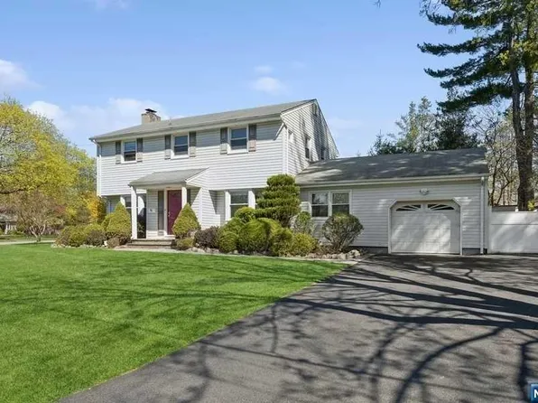 93 Blauvelt Dr, Harrington Park, NJ 07640