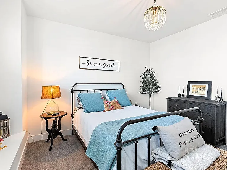 11843 W Castile Dr — Photo 5