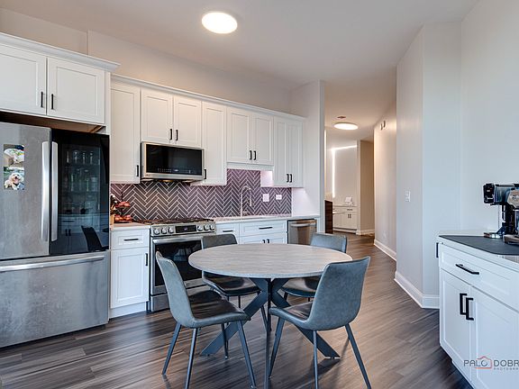 5th image of 1600 S Indiana Ave #803