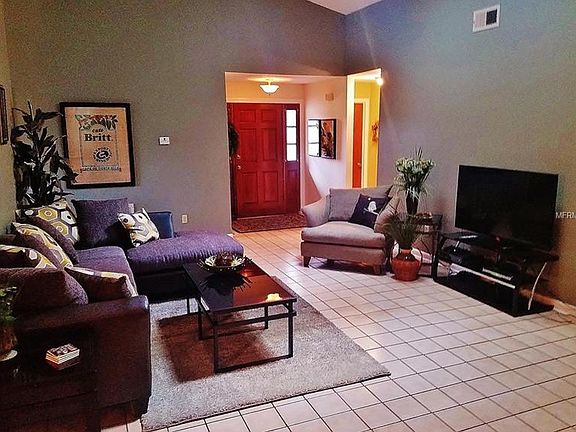 4th image of 305 River Chase Dr