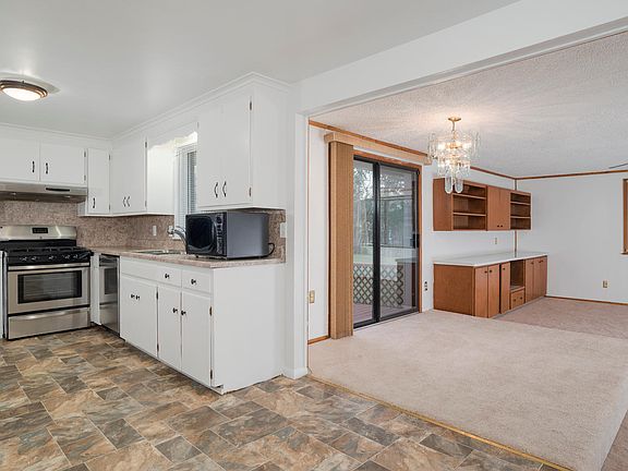4th image of 155 Bellingham Dr
