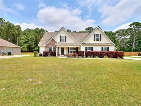 926 Golden Meadows Ln, Loganville, GA 30052