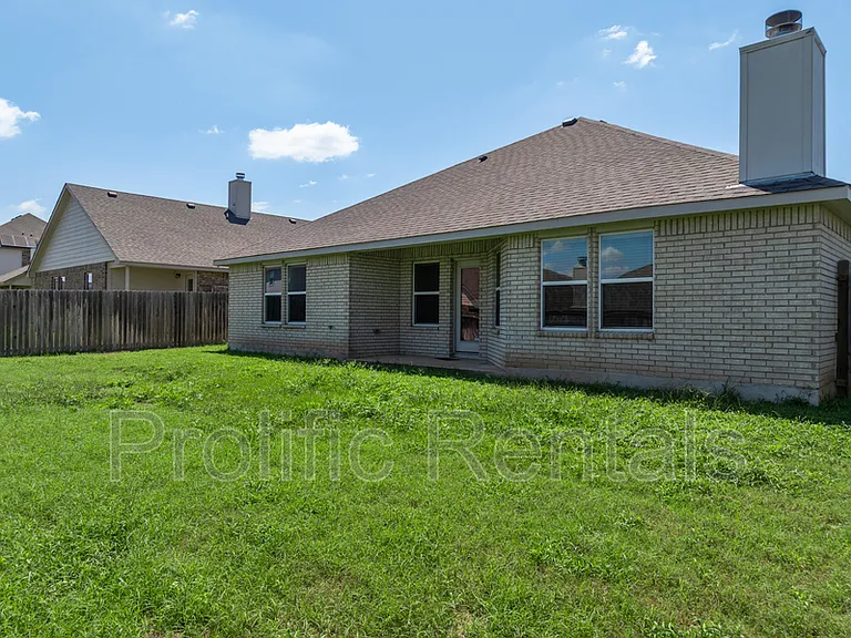 6117 Verde Dr — Photo 32