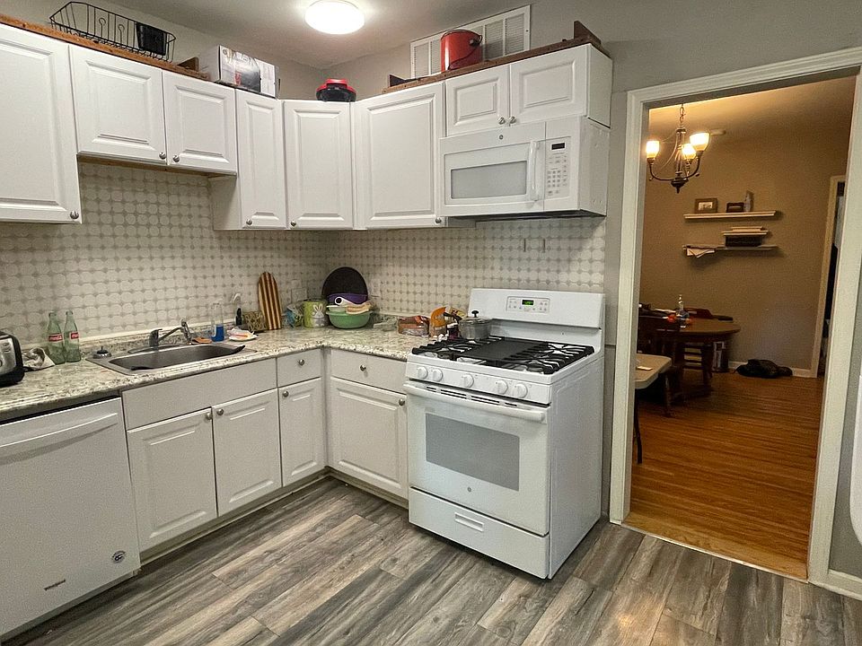 1st image of 1110 Kenwood Pkwy APT 1