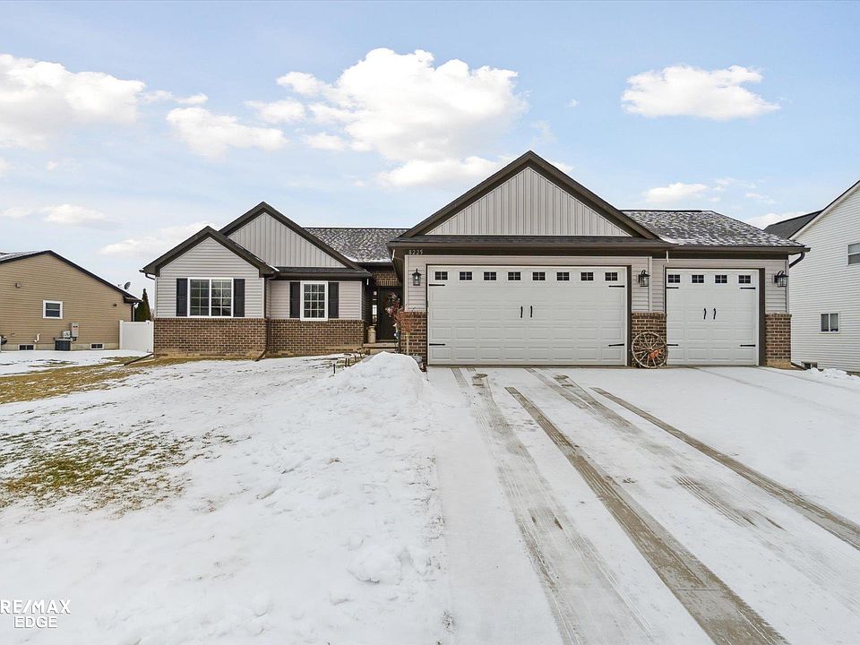 1st image of 8225 Peninsula Cir