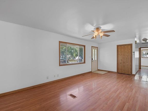 4th image of 2716 E California Ave