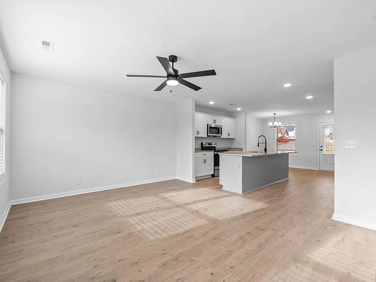 700 Crossland Ave — Photo 12