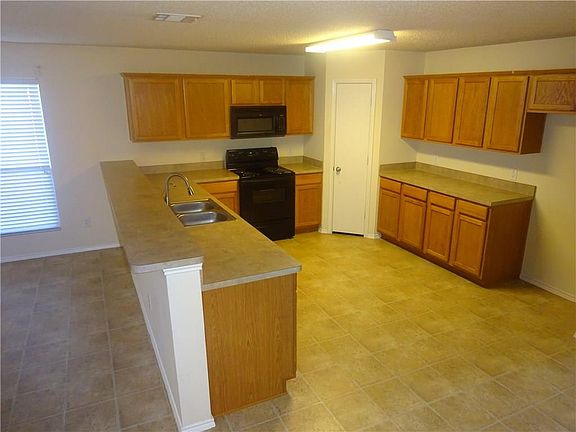 4th image of 9921 George Washington Dr